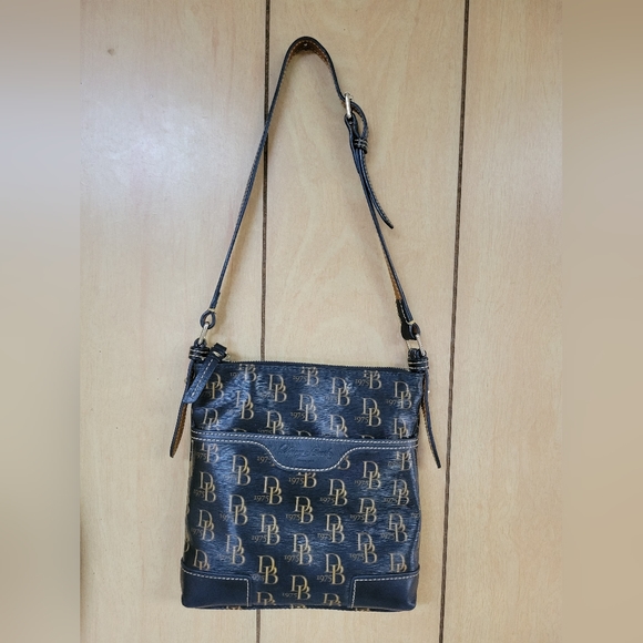 Dooney and Bourke Shoulder Bag - Picture 1 of 12